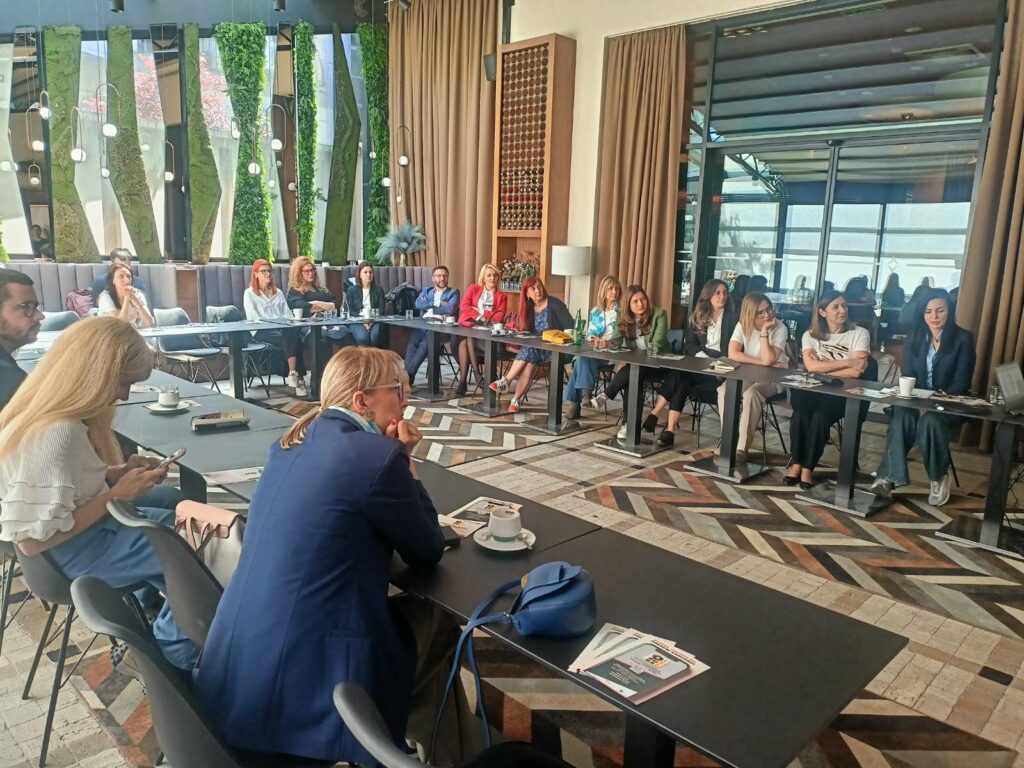 Završna konferencija projekta „Unapređenje kvalifikacija i zapošljivosti osoba koje pripadaju teže zapošljivim grupama“